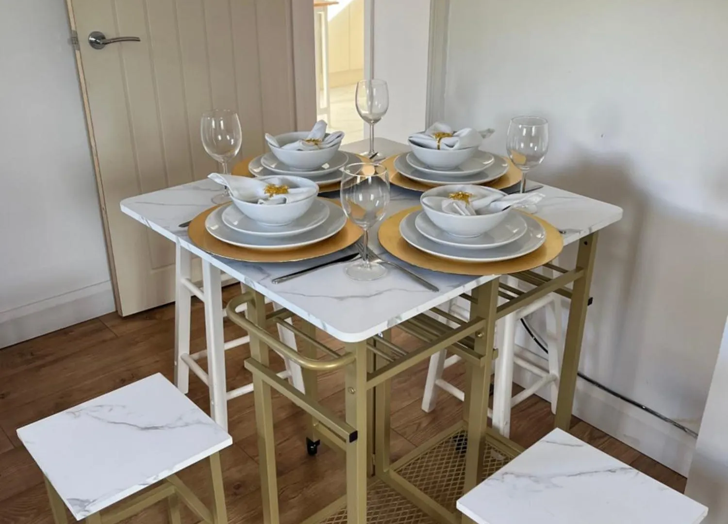 The Lyttle Cottage Belfast 0*,  Storbritannien